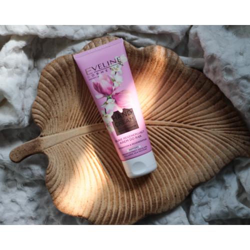 Eveline Cosmetics Flower Blossom, Silnie regenerujący krem do rąk - opinie | zdjęcie do recenzji od Crystal1994