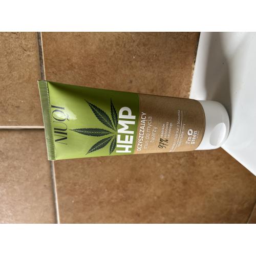 Niuqi Hemp, Regenerująca maska - peeling do twarzy - opinie | zdjęcie do recenzji od dorflow