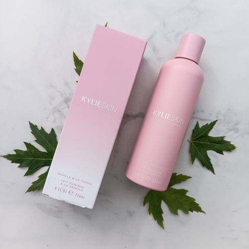 Kylie Skin by Kylie Jenner Vanilla Milk Toner (Tonik do twarzy) - opinie | zdjęcie do recenzji od pannawiosna - 1