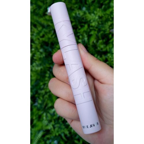 Kylie Cosmetics Kylash Volume Mascara (Tusz do rzęs) - opinie | zdjęcie do recenzji od ZawszePomalowana - 2