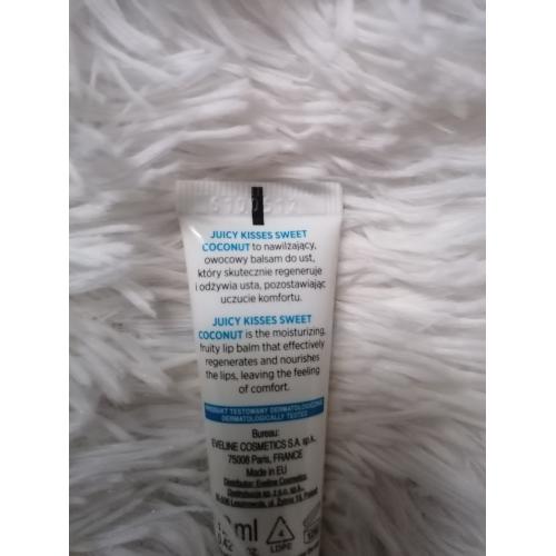 Eveline Cosmetics Juicy Kisses Sweet Coconut Lip Balm (Multi nawilżający balsam do ust z ekstraktem z orzecha kokosowego) - opinie | zdjęcie do recenzji od Alys_9 - 2