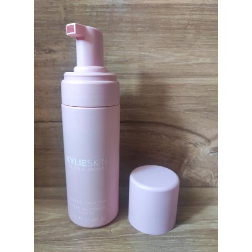 Kylie Skin by Kylie Jenner Foaming Face Wash (Pianka oczyszczająca) - opinie | zdjęcie do recenzji od Edith14