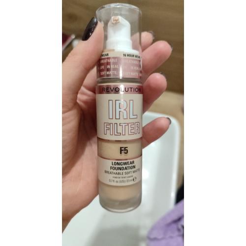 Revolution Beauty (Makeup Revolution) IRL Filter Longwear Foundation (Długotrwały podkład do twarzy) - opinie | zdjęcie do recenzji od Manta21