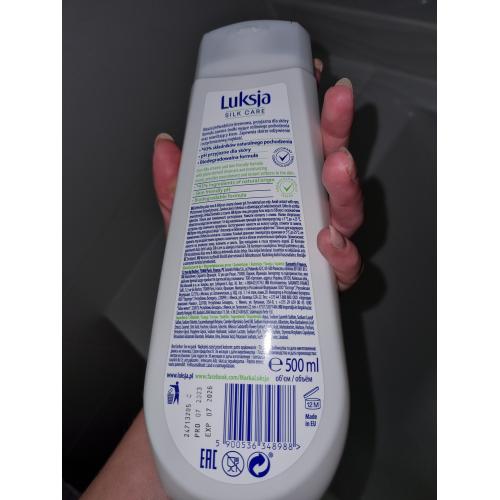 Luksja Silk care, Refreshing Aloe Vera & Hibiscus Creamy Shower Gel (Kremowy żel pod prysznic `Odświeżający aloes i hibiskus`) - opinie | zdjęcie do recenzji od Anzelka9