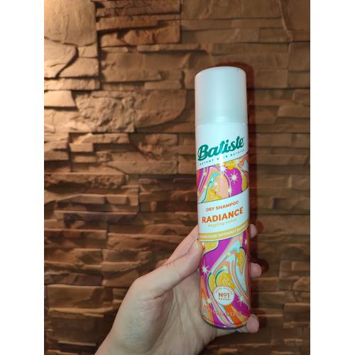 Batiste Radiance Dry Shampoo (Suchy szampon do wszystkich rodzajów włosów energetycznie owocowy) - opinie | zdjęcie do recenzji od xLullabyx
