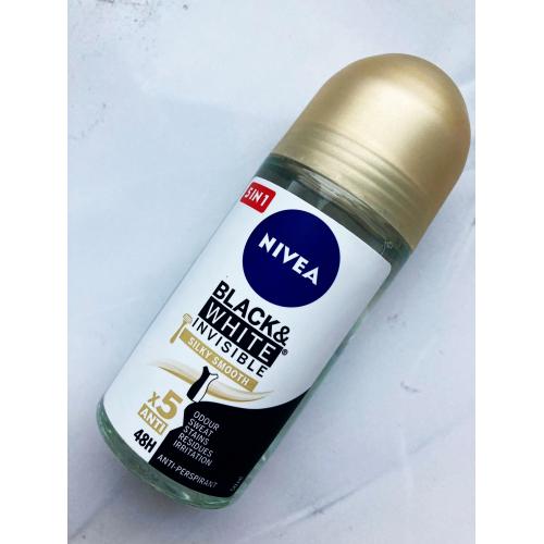 Nivea Black & White Invisible Silky Smooth, Antyperspirant  w kulce 48h - opinie | zdjęcie do recenzji od 123eliza96
