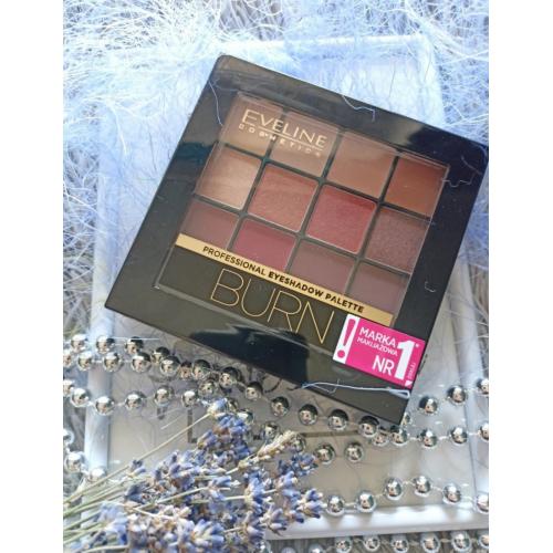 Eveline Cosmetics All in One Eyeshadow Palette 03 Burn (Paleta 12 cieni do powiek) - opinie | zdjęcie do recenzji od Anuusiaczeek