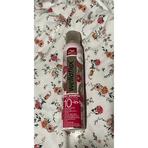 Wella Wellaflex, 10-in-1 Sensual Rose Dry Shampoo (Suchy szampon do włosów) - opinie | zdjęcie do recenzji od Ola_my