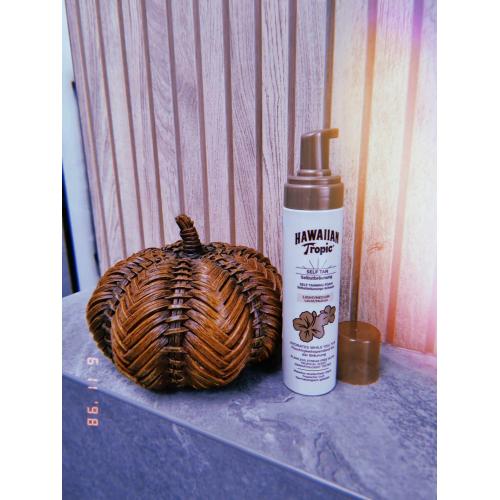 Hawaiian Tropic Self-Tanning Foam Light/Medium (Samoopalacz w piance kolor jasny/średni) - opinie | zdjęcie do recenzji od Rumcykiewicz