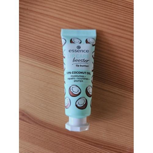 Essence Lip Care Booster 10% Coconut Oil Lip Butter (Masło do ust z olejem kokosowym) - opinie | zdjęcie do recenzji od Pantera Nera
