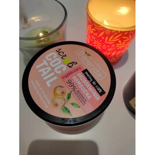 Bielenda Scrub Coctail, Wygładzający peeling do ciała `Brzoskwinia i kombucha` - opinie | zdjęcie do recenzji od blondeinbeauty
