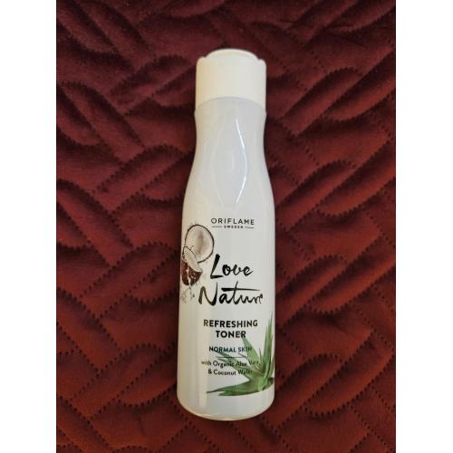 Oriflame Love Nature, Refreshing Toner with Organic Aloe Vera & Coconut Water (Odświeżający tonik z organicznym aloesem i wodą kokosową) - opinie | zdjęcie do recenzji od Pantera Nera