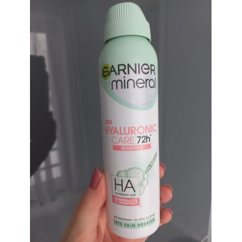 Garnier Mineral, Hyaluronic Care 72h Sensitive Anti-perspirant (Antyperspirant w sprayu dla kobiet z kwasem hialuronowym) - opinie | zdjęcie do recenzji od giulia92