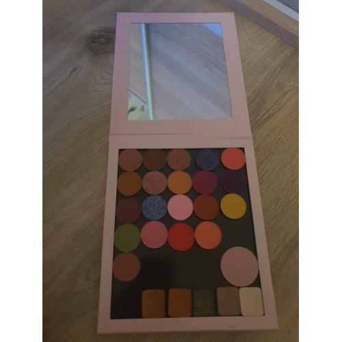 MIYO The Colors Dealers Palette (Magnetyczna paleta do cieni z lusterkiem) - opinie | zdjęcie do recenzji od Tarant - 1