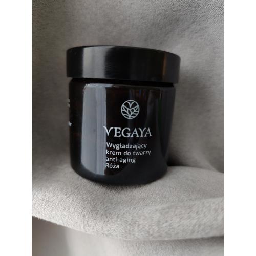 Vegaya Wygładzający krem do twarzy anti-aging `Róża` - opinie | zdjęcie do recenzji od shewild
