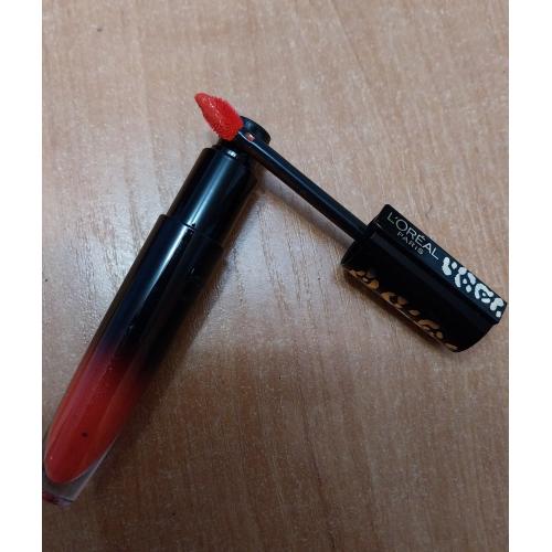 L'Oreal Paris Brilliant Signature High Shine Colour Lip (Pomadka w płynie) - opinie | zdjęcie do recenzji od Smerfeta83 - 2