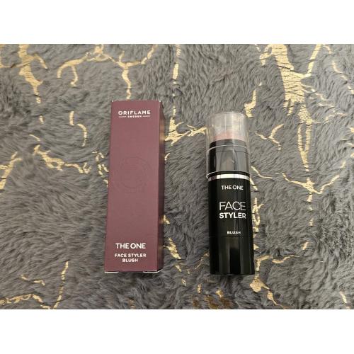 Oriflame The ONE, Face Styler Contour (Sztyft do konturowania) - opinie | zdjęcie do recenzji od Pantera Nera