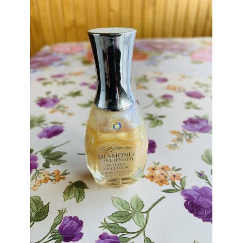 Sally Hansen Diamond Strength, No Chip Nail Color (Lakier do paznokci z diamentem) - opinie | zdjęcie do recenzji od IwonaTeresaMaria