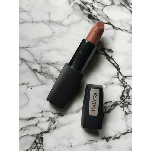 IsaDora Perfect Matt Lipstick (Matowa pomadka do ust) - opinie | zdjęcie do recenzji od annijja