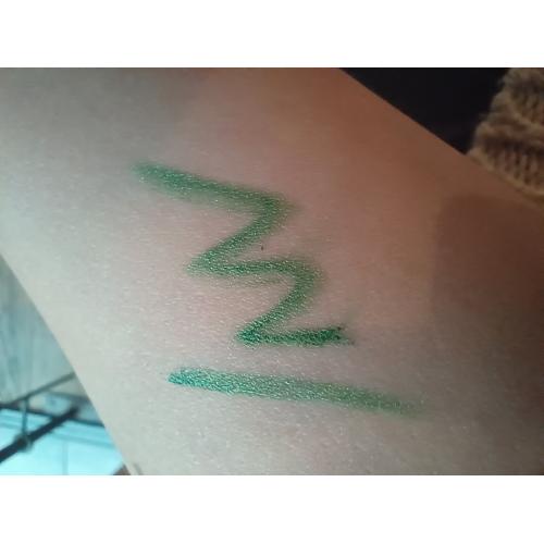 Yves Rocher Couleurs Nature, Crayon Couleur Vegetale [Botanical Color Eye Pencil] (Kredka do oczu 'Magnetyczne spojrzenie') - opinie | zdjęcie do recenzji od Lothris - 4