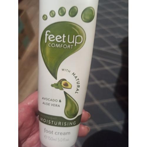 Oriflame Feet Up Comfort, Overnight Moisturising Foot Cream (Nawilżający krem do stóp na noc [Nawilżająca maska do stóp na noc]) - opinie | zdjęcie do recenzji od Longina64 - 1