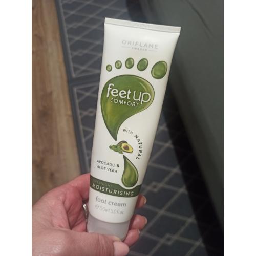 Oriflame Feet Up Comfort, Overnight Moisturising Foot Cream (Nawilżający krem do stóp na noc [Nawilżająca maska do stóp na noc]) - opinie | zdjęcie do recenzji od Longina64 - 2
