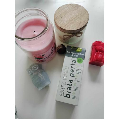 Biała Perła Extra White Bamboo Carbon & Aloe, Pasta do zębów z węglem z bambusa i aloesem - opinie | zdjęcie do recenzji od blondeinbeauty