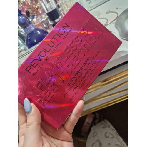 Revolution Beauty (Makeup Revolution) Flawless 3 Resurrection, Ultra 32 Eyeshadow Palette (Profesjonalna paleta 32 cieni do powiek) - opinie | zdjęcie do recenzji od Gabsonik123 - 2
