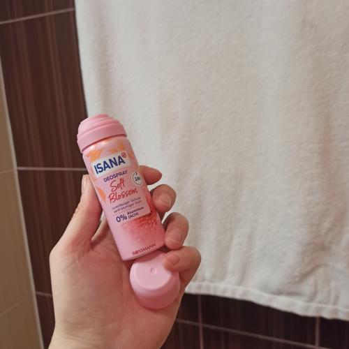 Isana Soft Blossom, Deospray (Dezodorant w sprayu) - opinie | zdjęcie do recenzji od clareblondi - 2