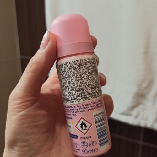 Isana Soft Blossom, Deospray (Dezodorant w sprayu) - opinie | zdjęcie do recenzji od clareblondi - 3