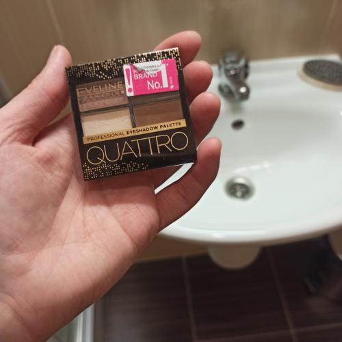 Eveline Cosmetics Quattro Professional Eyeshadow Palette (Poczwórne cienie do powiek) - opinie | zdjęcie do recenzji od clareblondi - 2
