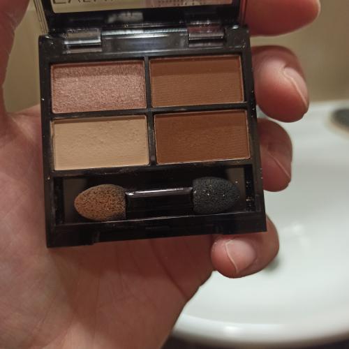 Eveline Cosmetics Quattro Professional Eyeshadow Palette (Poczwórne cienie do powiek) - opinie | zdjęcie do recenzji od clareblondi - 4