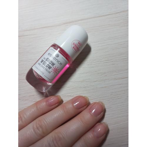 Essence The Grow'n Glow  Nail Care Polish (Odżywczy lakier do paznokci) - opinie | zdjęcie do recenzji od giulia92