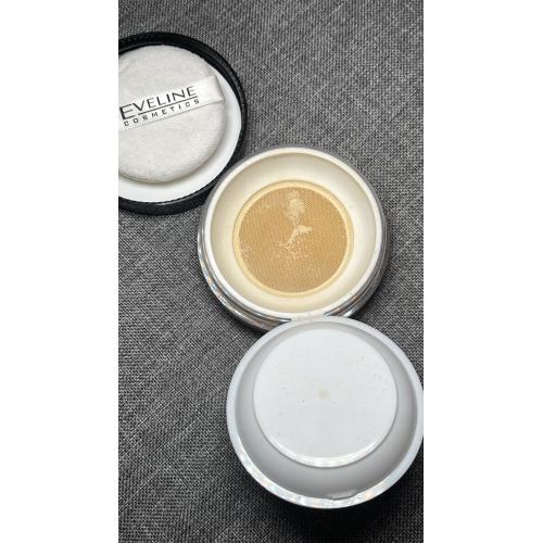 Eveline Cosmetics Variete, Hydra Loose Powder (Puder sypki z efektem chłodzącym) - opinie | zdjęcie do recenzji od Natimuart - 3