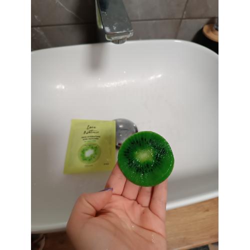 Oriflame Love Nature, Skin Hydrating Kiwi Patches (Nawilżające płatki z kiwi) - opinie | zdjęcie do recenzji od Paula545555