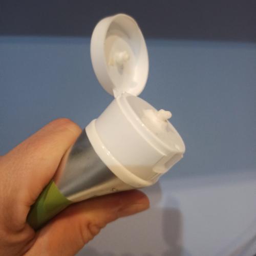 Victoria Vynn Pharm Foot, Ozone reBuilder Rebuilding & Protective Cream (Krem odbudowująco–ochronny z oliwą ozonowaną) - opinie | zdjęcie do recenzji od clareblondi - 3