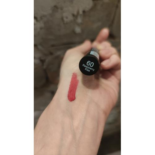 IsaDora Velvet Comfort Liquid Lipstick (Długotrwała płynna pomadka do ust) - opinie | zdjęcie do recenzji od MinimaNebula - 2