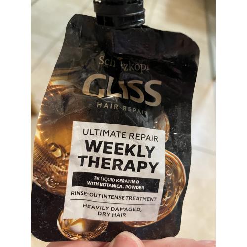 Schwarzkopf Gliss Ultimate Repair, Weekly Therapy (Intensywna odżywka do bardzo zniszczonych i suchych włosów) - opinie | zdjęcie do recenzji od Medea05