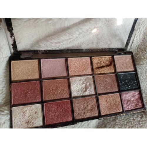 Revolution Beauty (Makeup Revolution) Re-Loaded, Affection Eyeshadow Palette (Paleta 15 cieni do powiek) - opinie | zdjęcie do recenzji od Lothris - 2