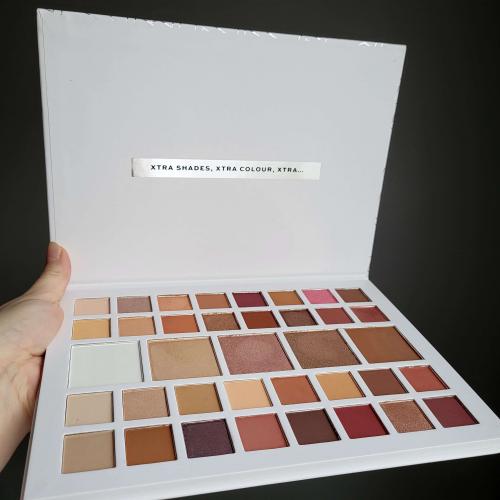 XX Revolution X-tra Nude Eyeshadow Palette (Paleta cieni do powiek) - opinie | zdjęcie do recenzji od Agnzka - 1