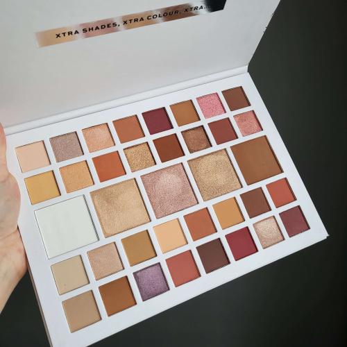 XX Revolution X-tra Nude Eyeshadow Palette (Paleta cieni do powiek) - opinie | zdjęcie do recenzji od Agnzka - 2