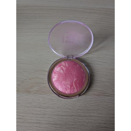 Catrice Cheek Lover Marbled Blush (Marmurkowy róż do policzków) - opinie | zdjęcie do recenzji od Martakzy - 2
