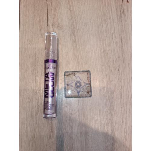 Essence Meta Glow, Multi-Reflective Lipgloss (Błyszczyk do ust) - opinie | zdjęcie do recenzji od LandOfBliss