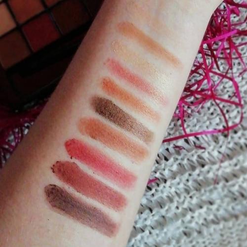 Eveline Cosmetics All in One Eyeshadow Palette 03 Burn (Paleta 12 cieni do powiek) - opinie | zdjęcie do recenzji od Agafii - 2