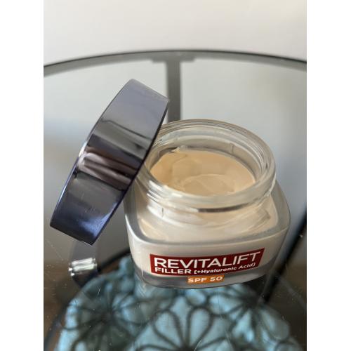 L'Oreal Paris Revitalift Filler SPF50 (Intensywnie Wypełniający Krem Anti-age) - opinie | zdjęcie do recenzji od MarieAnne26 - 3