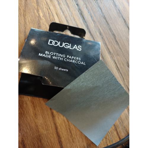 Douglas Collection Blotting Papers Made With Charcoal (Bibułki matujące z węglem) - opinie | zdjęcie do recenzji od Lothris
