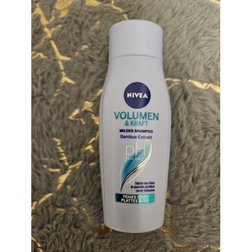 Nivea Volume & Strength, Szampon pielęgnujący do włosów - opinie | zdjęcie do recenzji od Pantera Nera