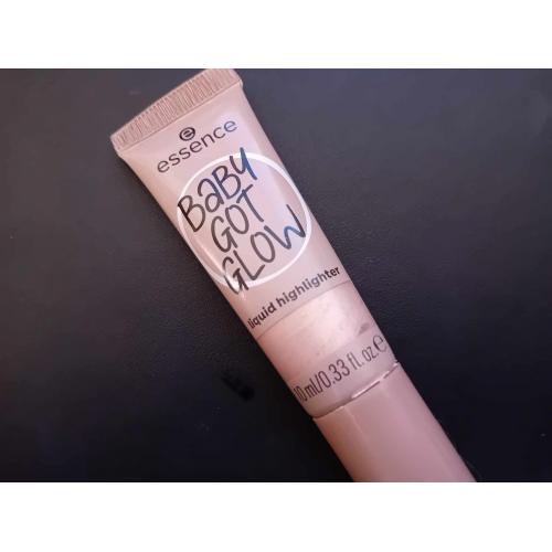 Essence Baby Got Glow, Liquid Highlighter (Rozświetlacz w płynie do twarzy) - opinie | zdjęcie do recenzji od Yagienqa - 1