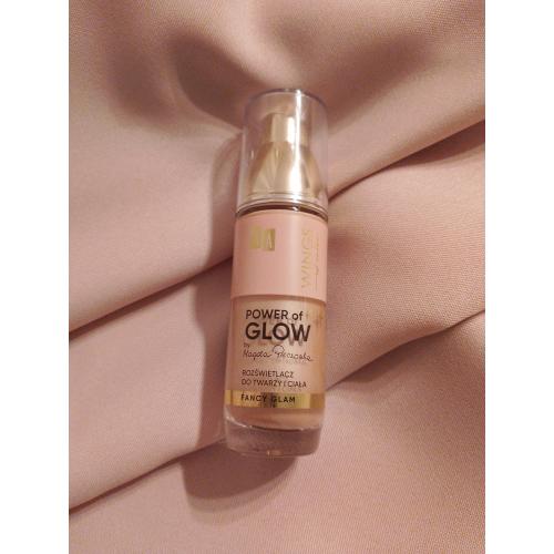 AA Wings of Color Power of Glow by Magda Pieczonka, Rozświetlacz do twarzy i ciała (stara wersja) - opinie | zdjęcie do recenzji od BellaMakeup
