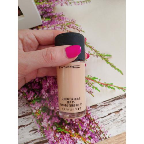 M.A.C. Studio Fix Fluid SPF 15 (Podkład do twarzy) - opinie | zdjęcie do recenzji od BellaMakeup